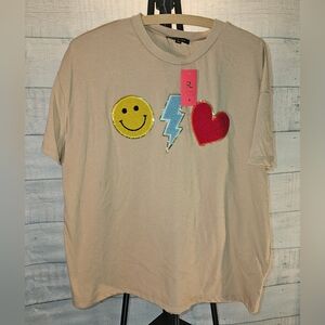 Ruby & Lace Beige Emoji Patch Women's Tee Medium